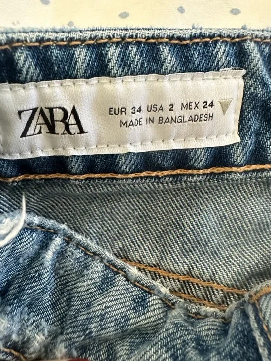 Zara Mom Jean Shorts High Waisted Denim Size 2 Medium Wash Casual Summer - Picture 3 of 5
